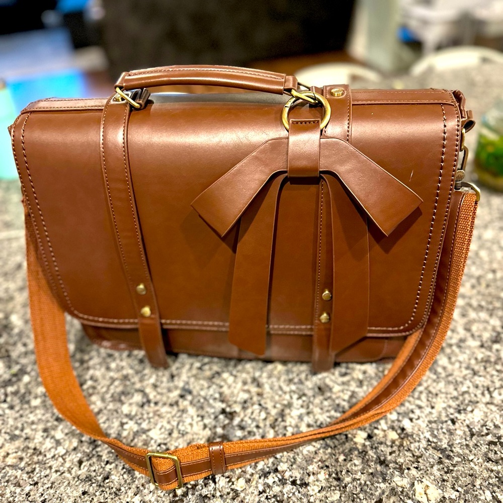 Ecosusi Large Brown Faux Leather Messenger Bag Almost New